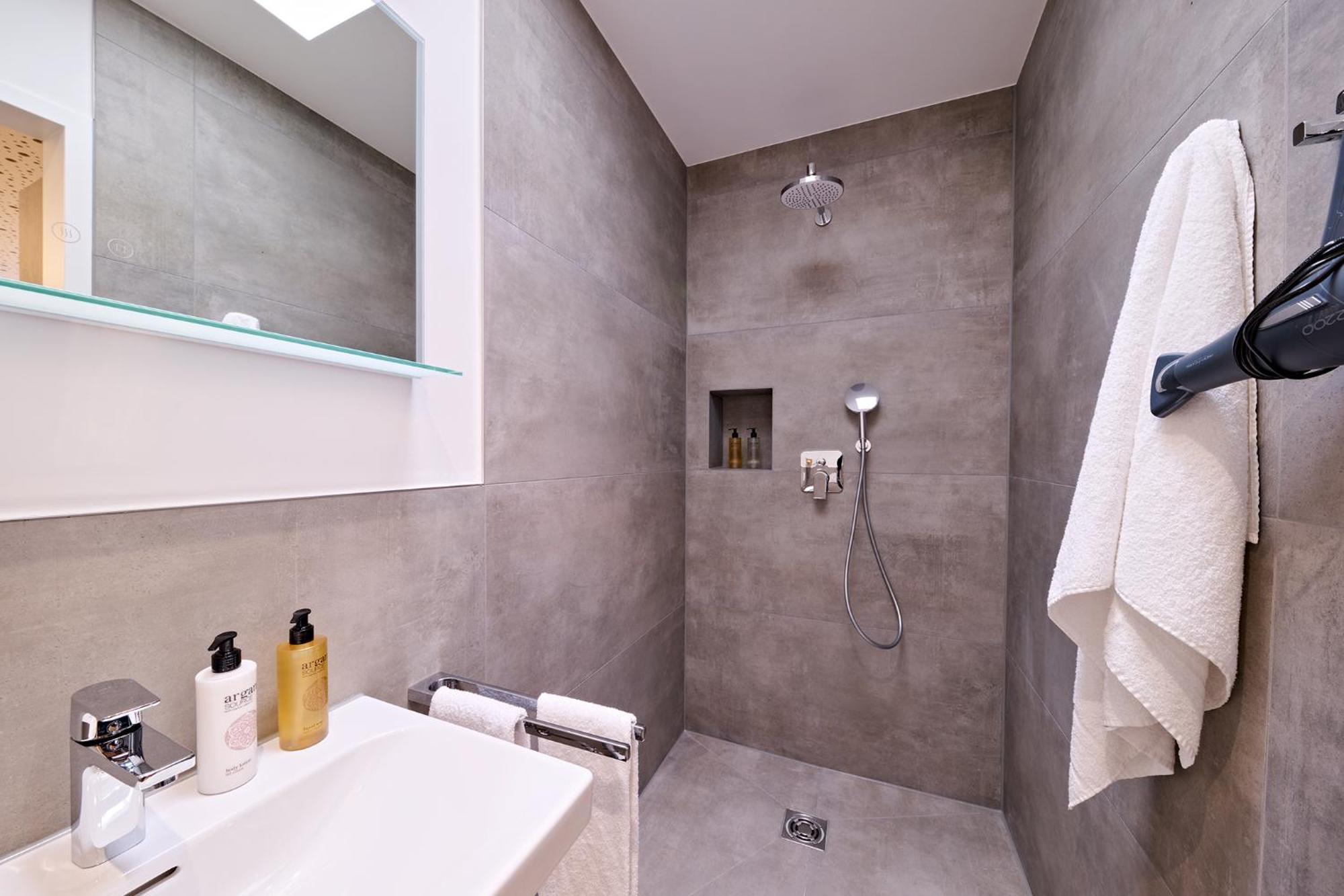 Apartment Xzllenz Traum Studio-apartment, Frei-parken, U-bahn, Kueche Nürnberg