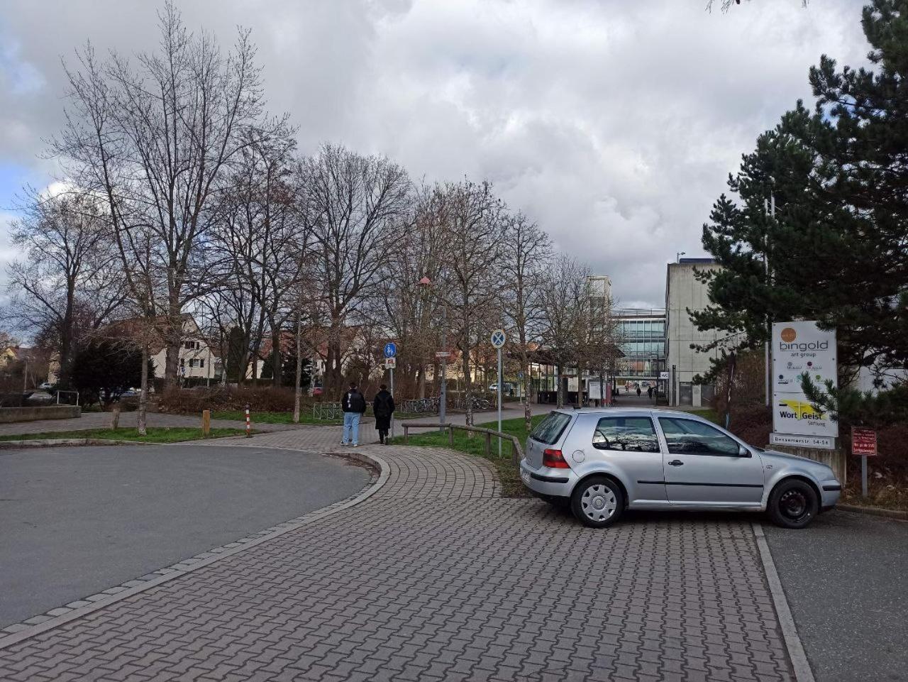 Xzllenz Traum Studio-apartment, Frei-parken, U-bahn, Kueche * Nürnberg